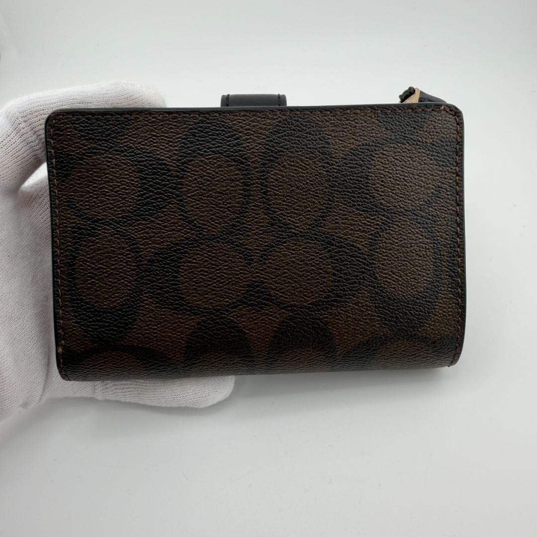 ✨極美品✨ COACH コーチ 二つ折り 財布 コンパクトウォレット シグネチャ