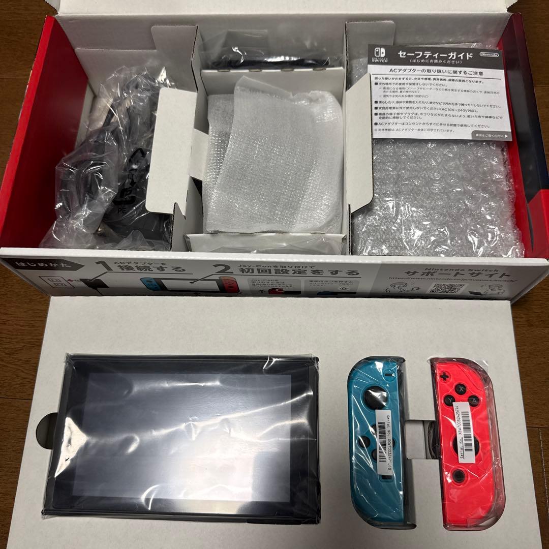 【美品】Nintendo Switch ネオンブルー/レッド
