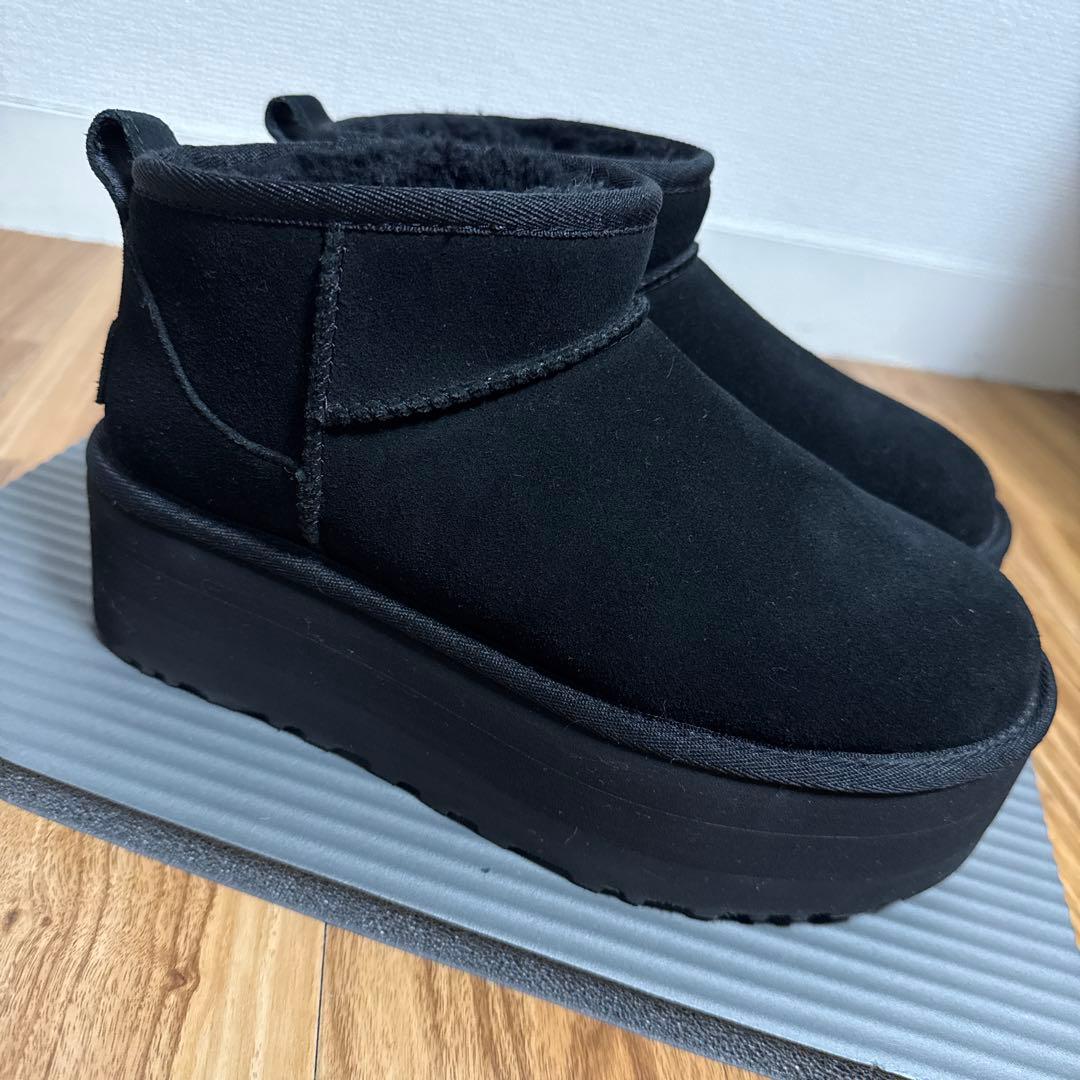 UGG ブラック ムートンブーツ 厚底