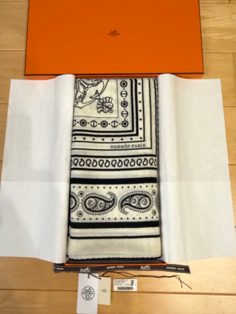 HERMESエルメス 船乗りのタトゥー・バンダナ　カシシル カレジュアン 素敵