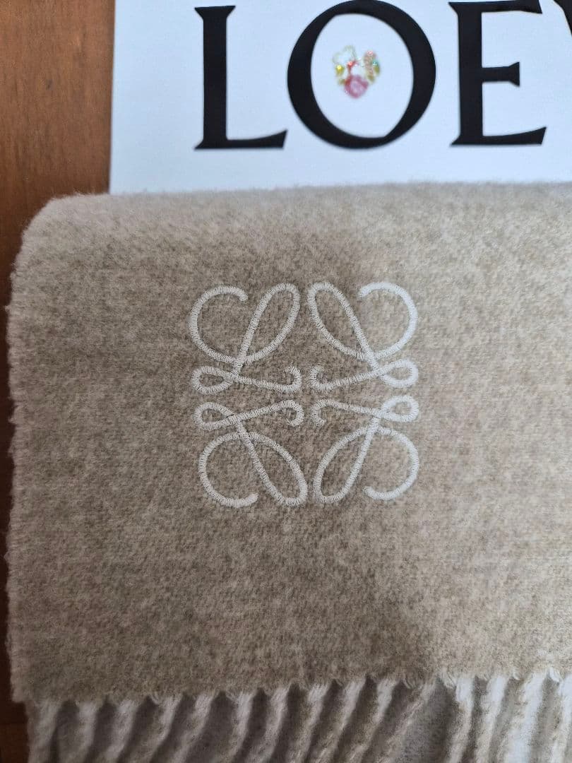 LOEWE ベージュ LOEWE（ロエベ）のカシミヤマフラー