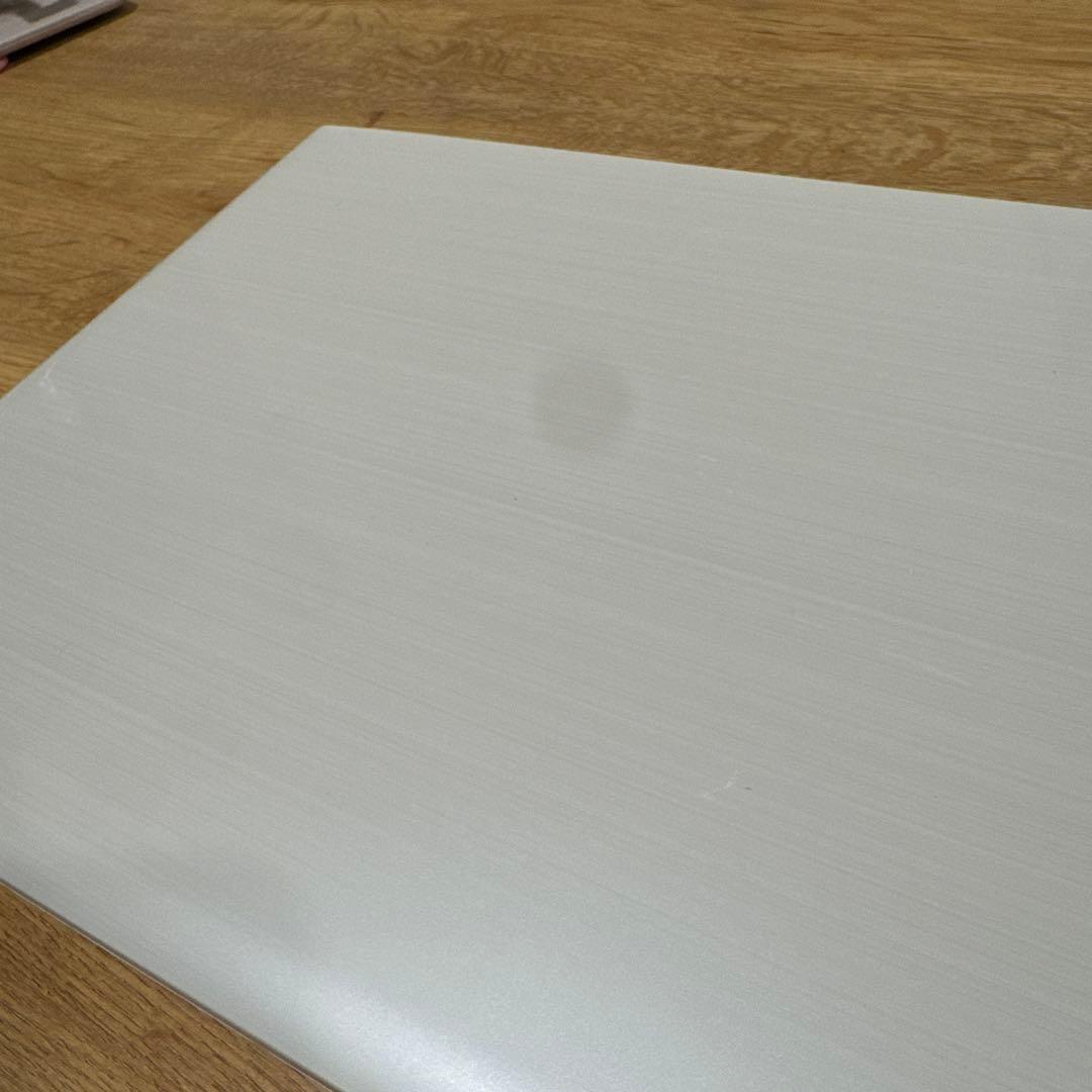 東芝　Toshiba dynabook PTE5DWP-RJA リュクスホワイト