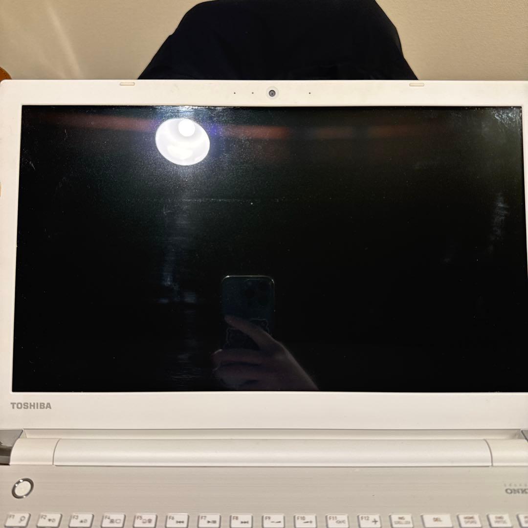 東芝　Toshiba dynabook PTE5DWP-RJA リュクスホワイト