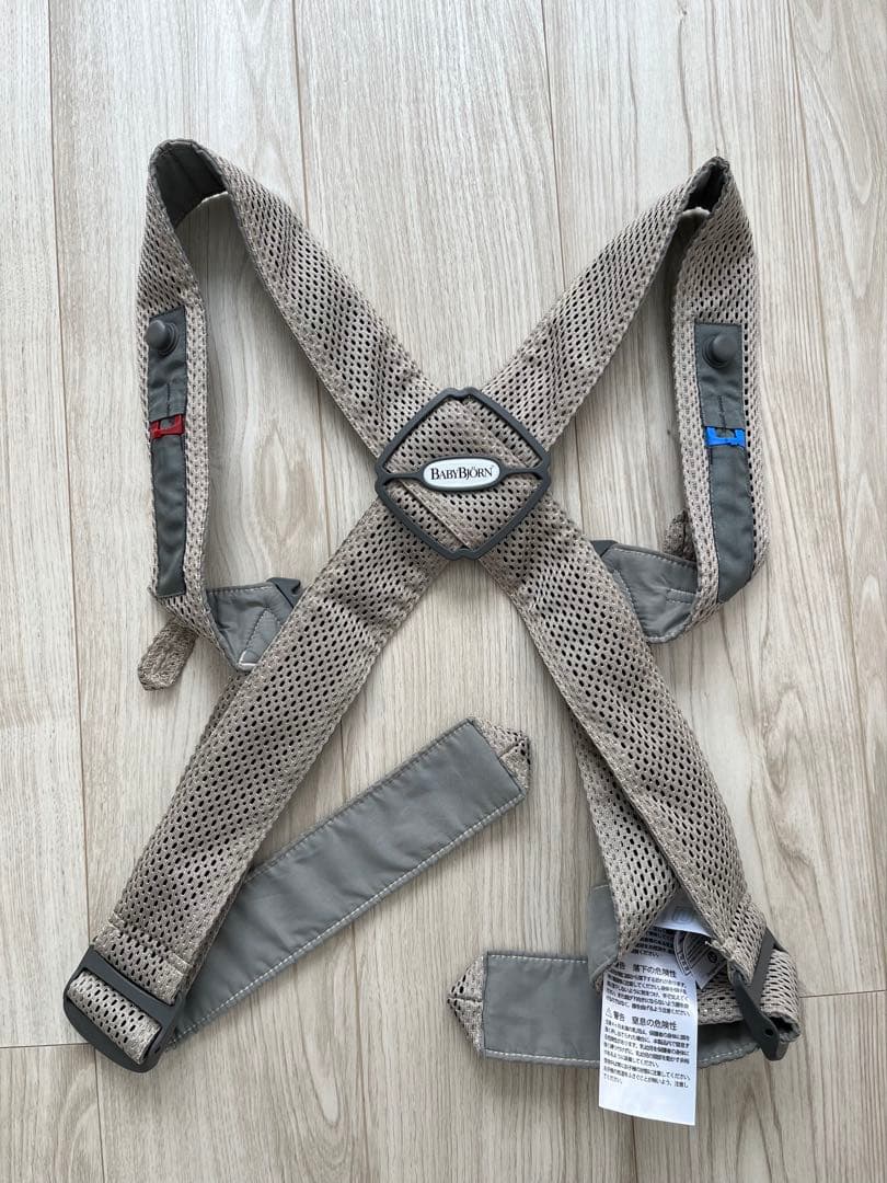 BABYBJÖRN ベビーキャリア Mini メッシュ　グレーベージュ