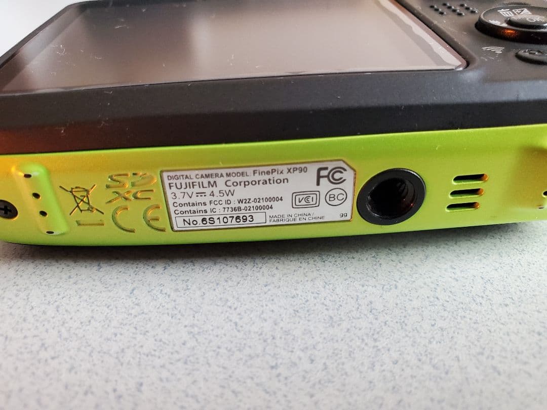 FUJIFILM　FINEPX XP90　デジタルカメラ