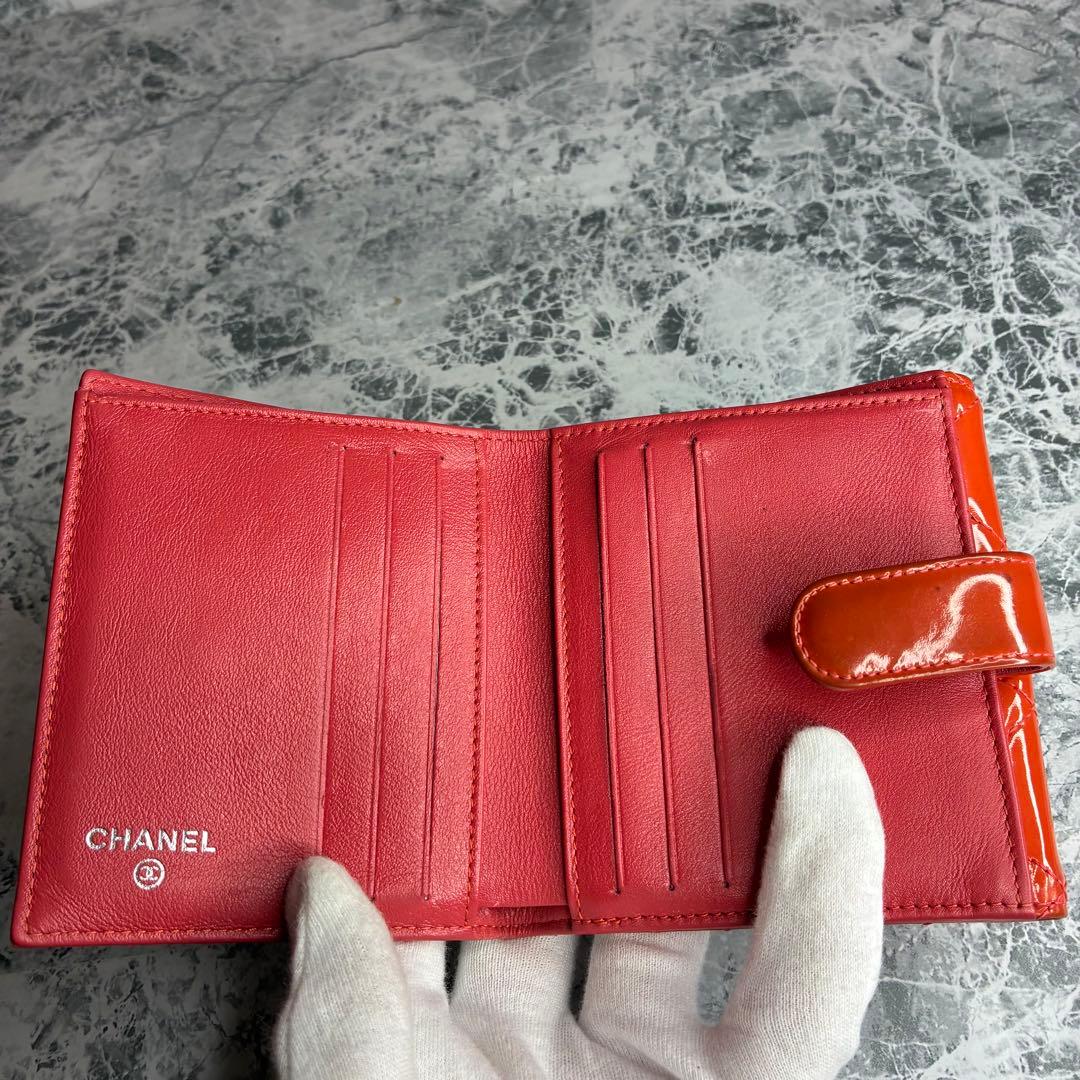 ✨CHANEL✨　シャネル　コンパクトウォレット　　折り財布　エナメル