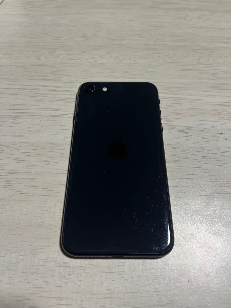 iPhone se第2世代 ブラック 本体 画面ひび割れあり ジャンク品