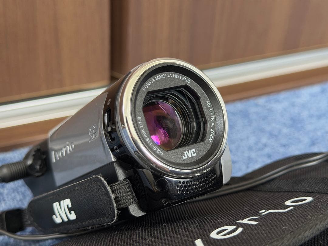 JVC製ハンディカム GZ-E10-S 中古品