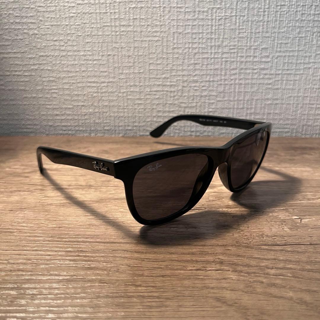 小物 Ray-Ban RB2140F Wayfarer