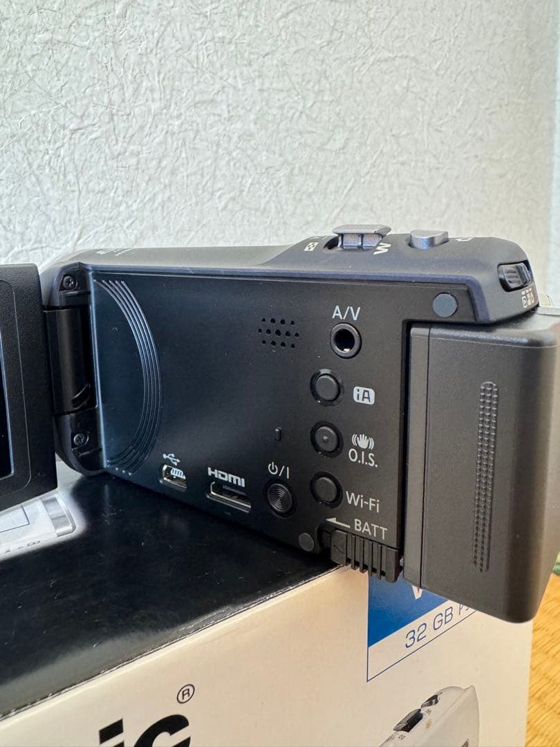 ビデオカメラ　Panasonic HC-V520M 32GB ブラック