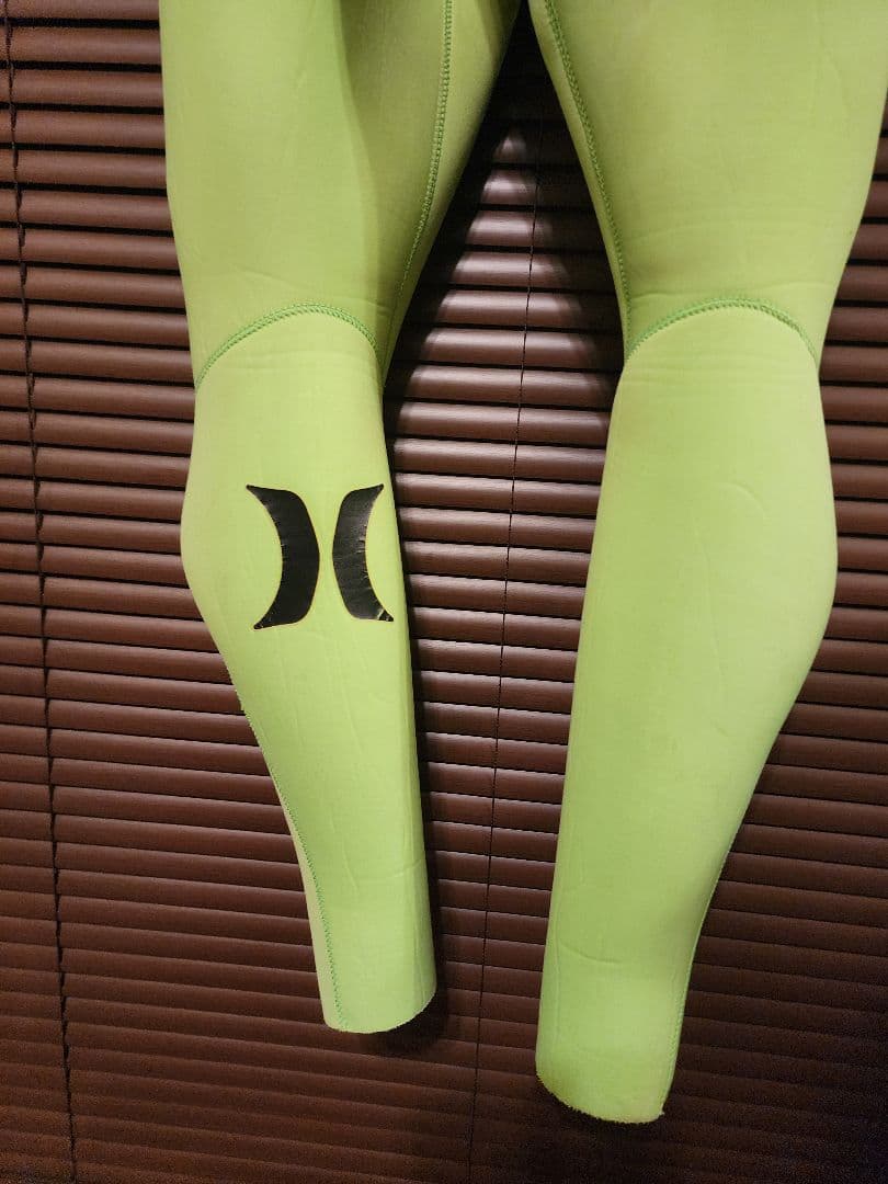 Hurley フルスーツ ブラック/グリーン　中古
