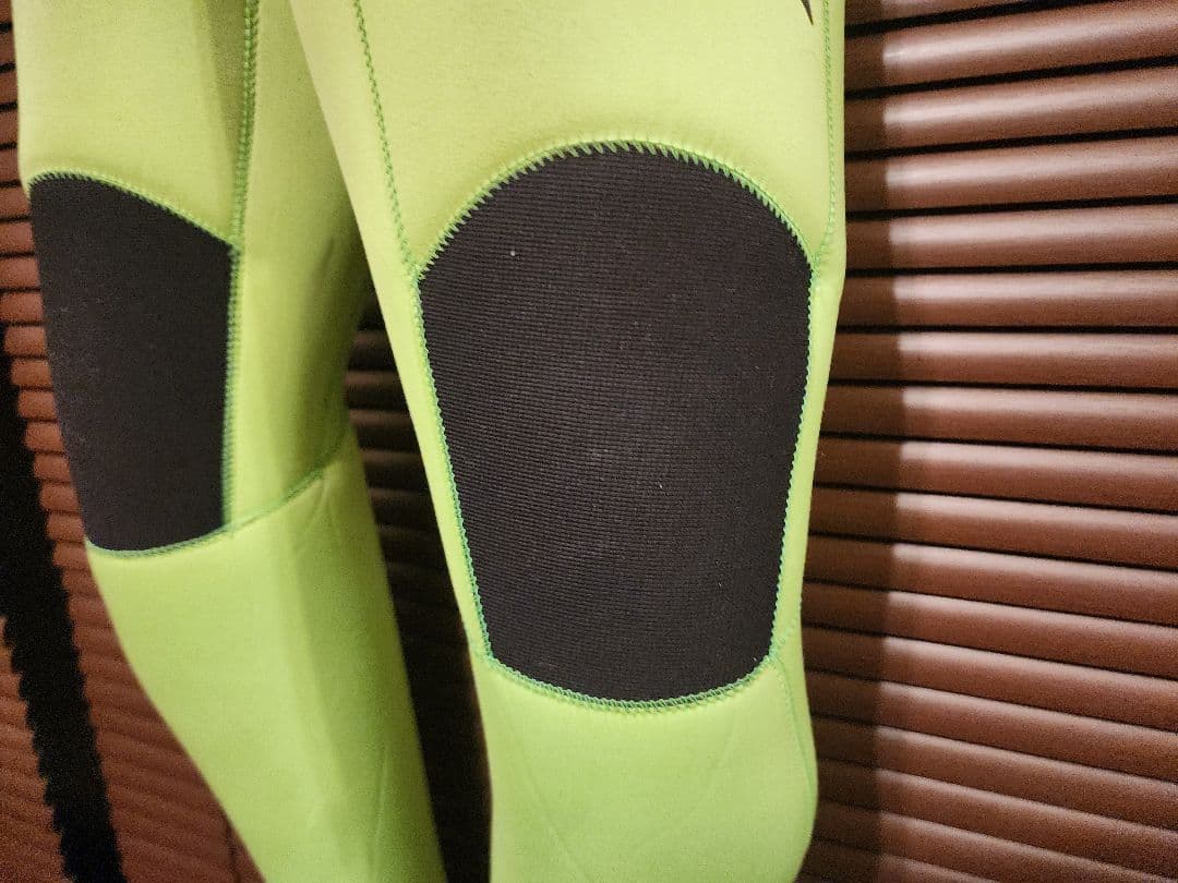 Hurley フルスーツ ブラック/グリーン　中古