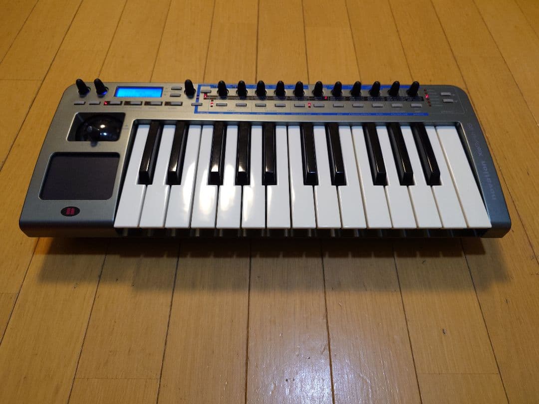 Novation XioSynth 25 シンセサイザー