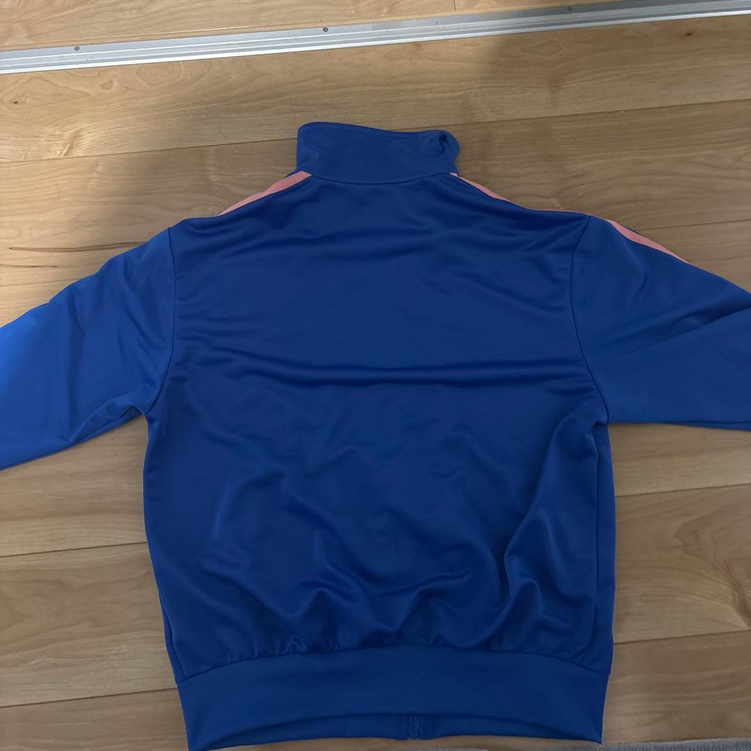 adidasトラックジャケット