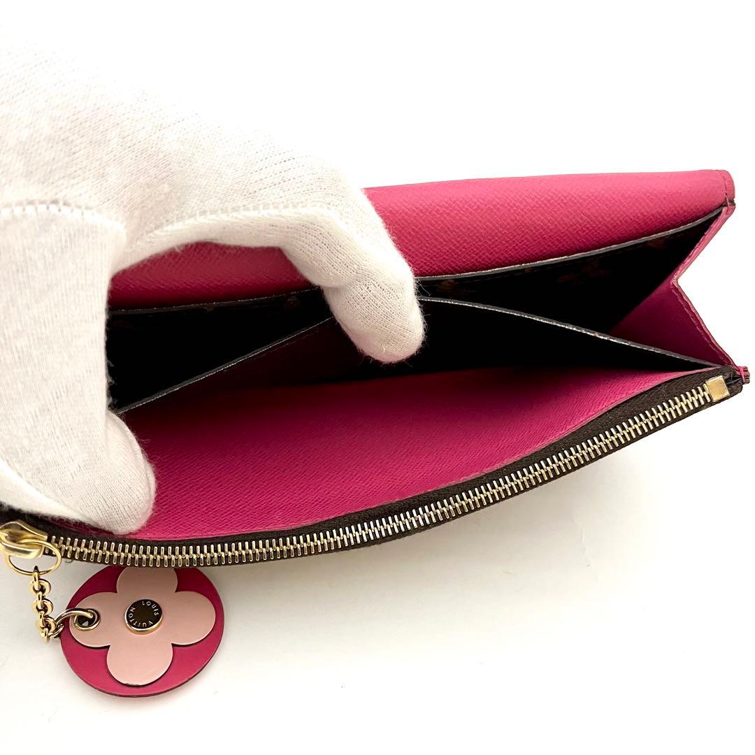 ✨極上美品✨ルイヴィトン♦️モノグラム ポルトフォイユエミリー フラワーチャーム