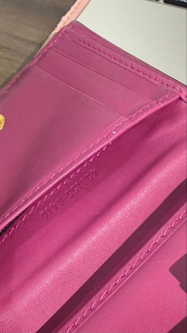 本日限定Gucci 財布　ピンク　レッド
