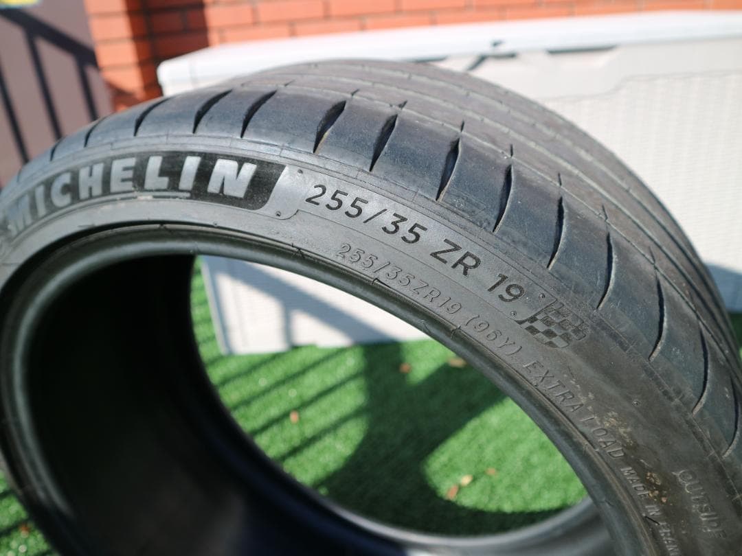 ミシュラン PILOT SPORT 4S 255/35 ZR 19 横浜手渡希望