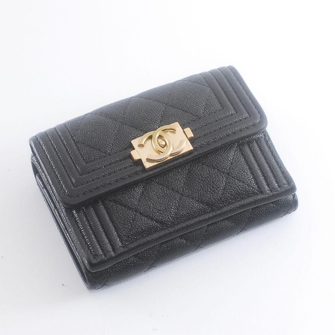 CHANEL＊ボーイシャネル＊キャビアスキン＊三つ折り財布＊マトラッセ