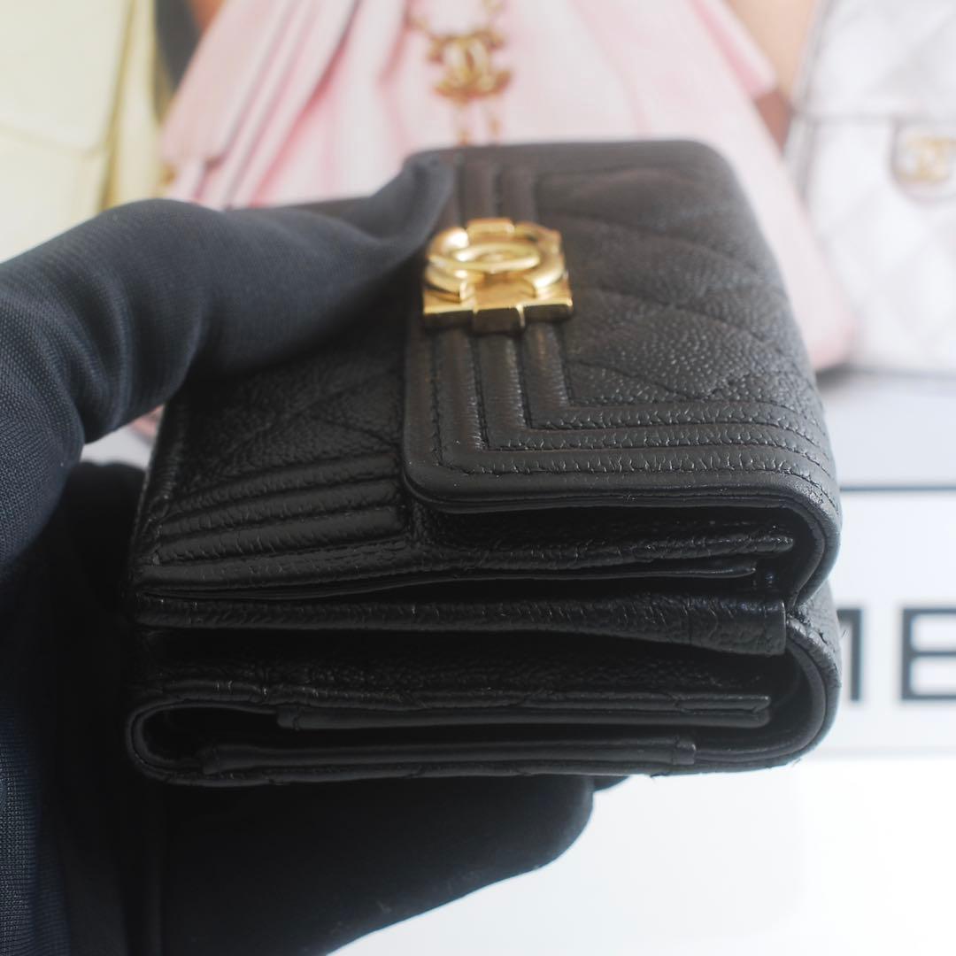 CHANEL＊ボーイシャネル＊キャビアスキン＊三つ折り財布＊マトラッセ