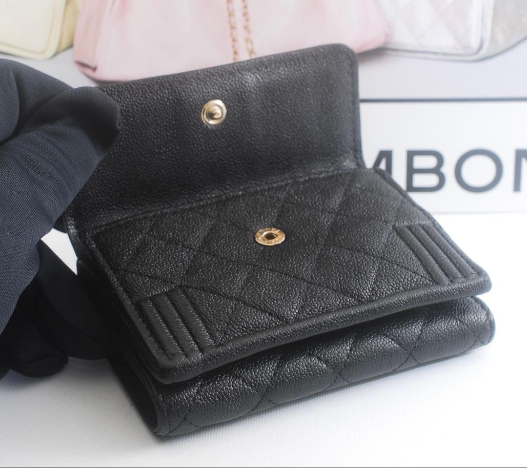 CHANEL＊ボーイシャネル＊キャビアスキン＊三つ折り財布＊マトラッセ