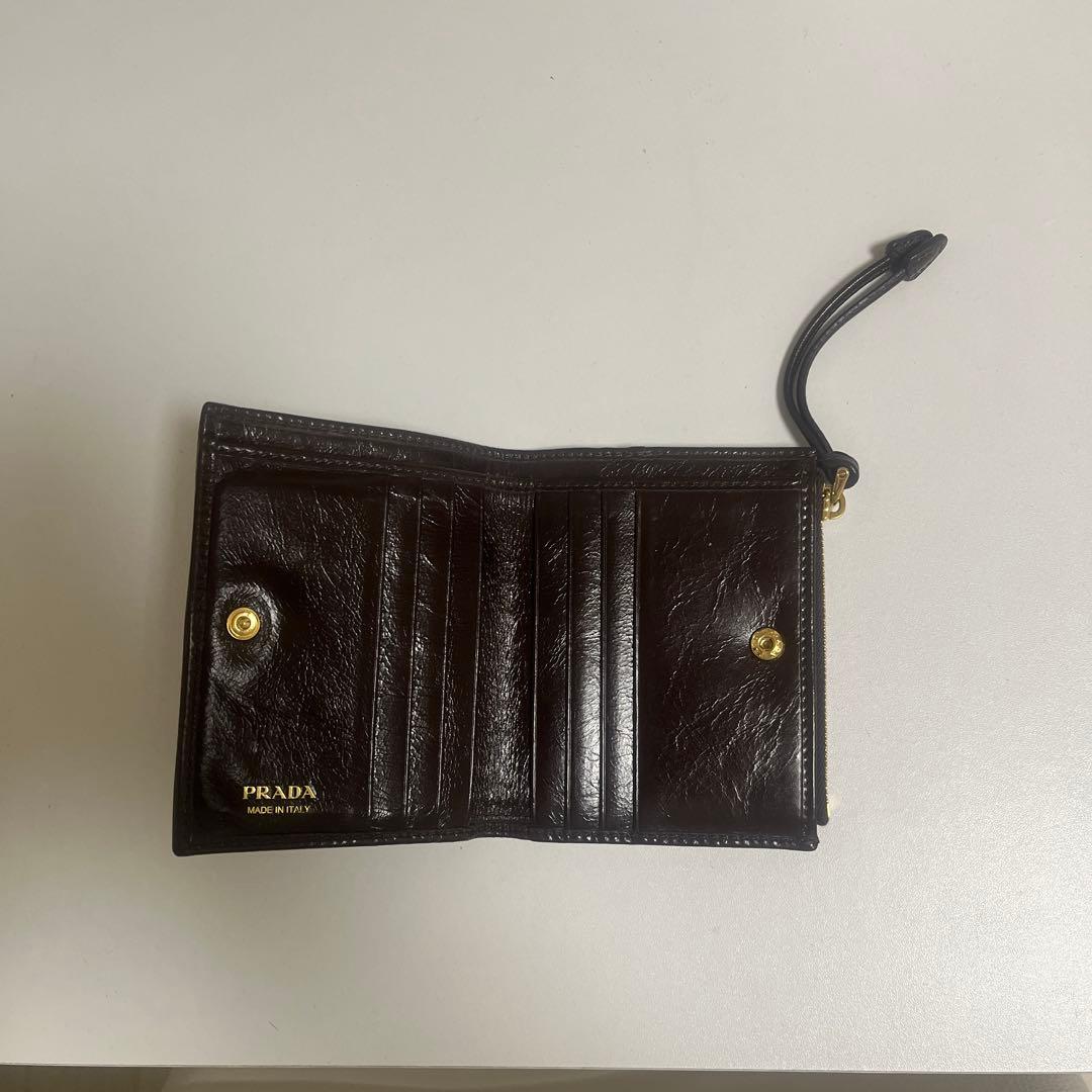 森*恋様 PRADA ダークブラウン 二つ折り財布　ストア売り切れ商品