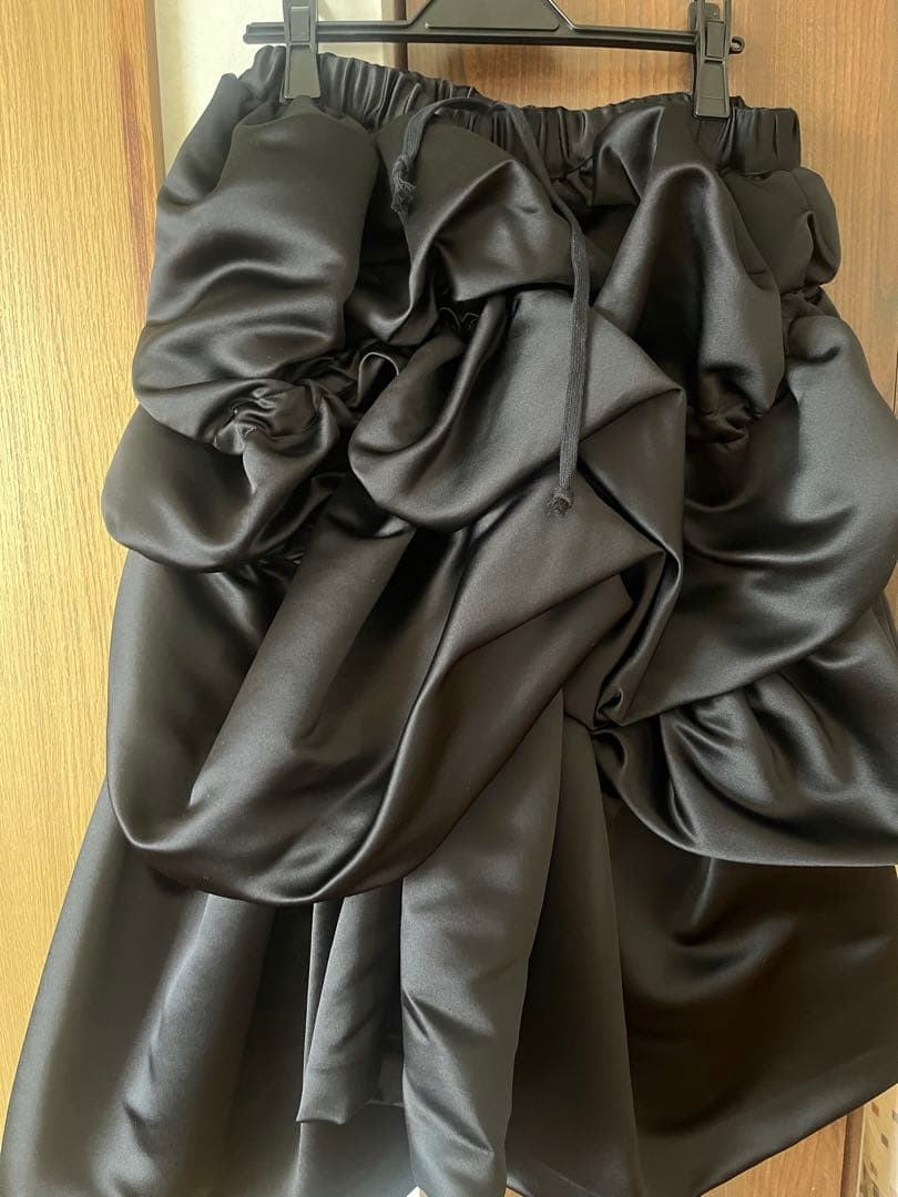 コムデギャルソン　黒ラッフルデザインロングスカート