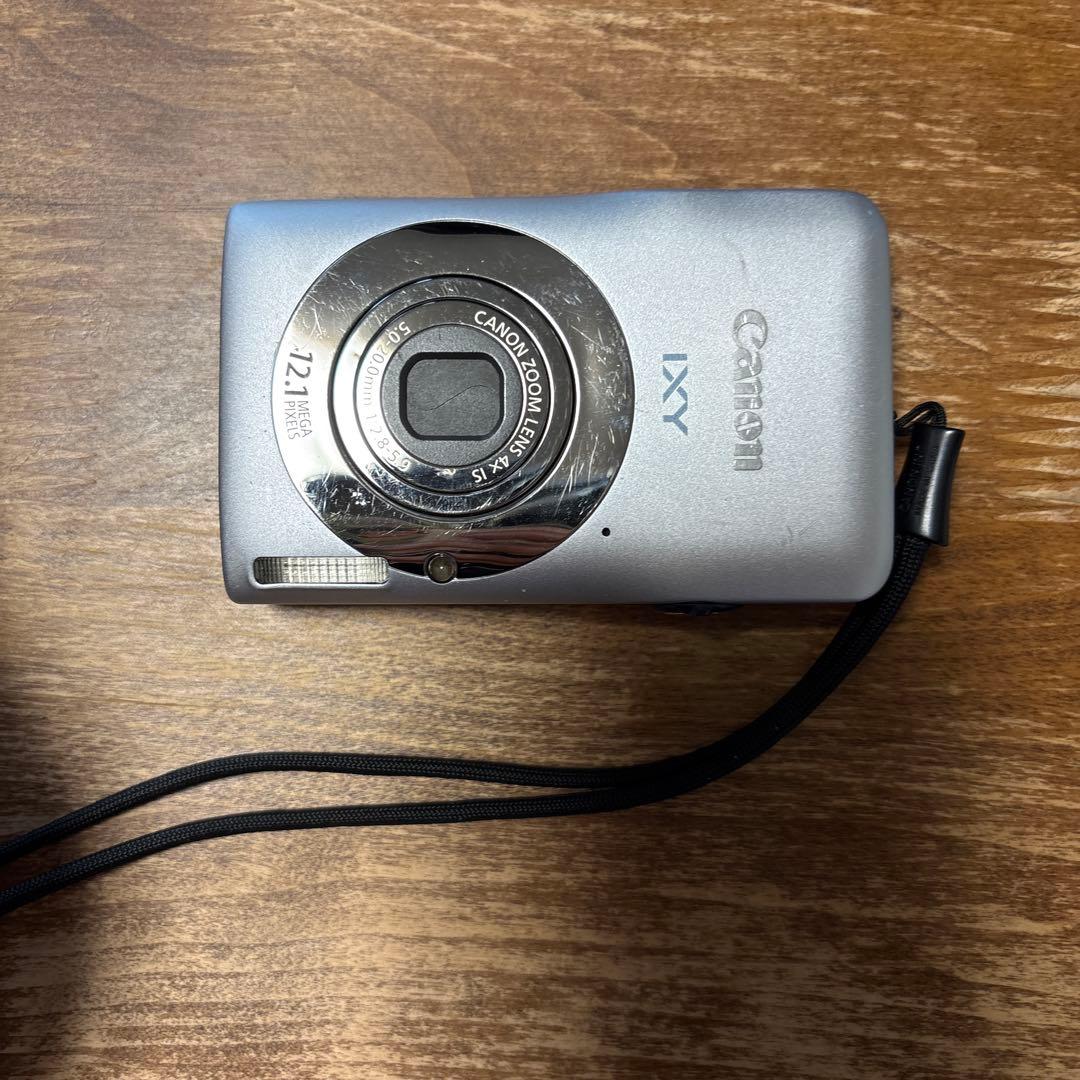 Canon IXY コンパクトデジタルカメラ シルバー　バッテリー　充電器付き