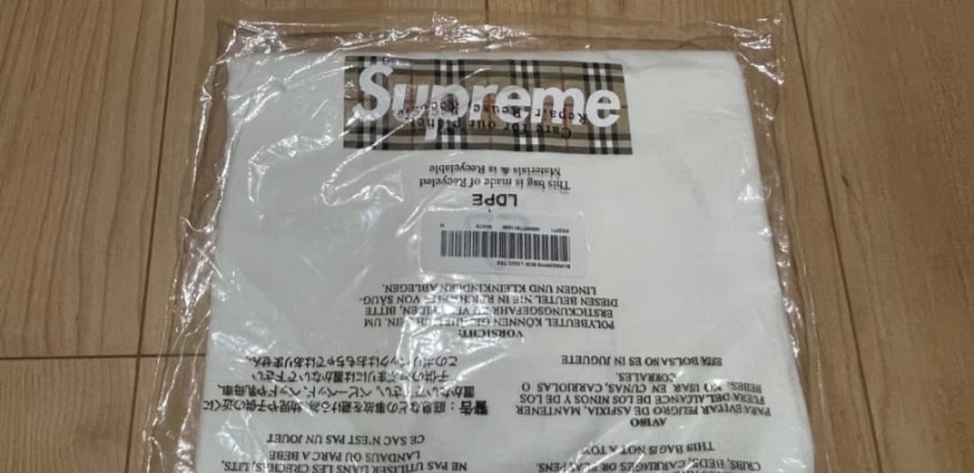【新品未使用】Supreme × Burberry BOX logo Tシャツ
