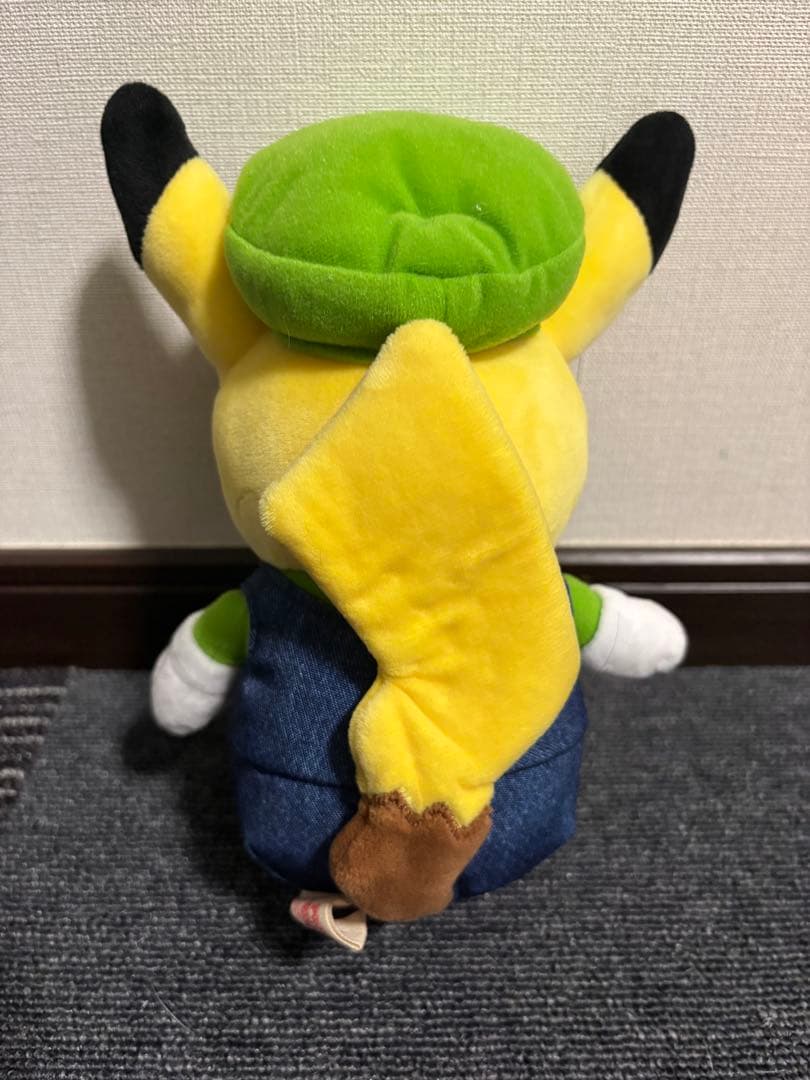 ルイージの格好 ピカチュウ ぬいぐるみ