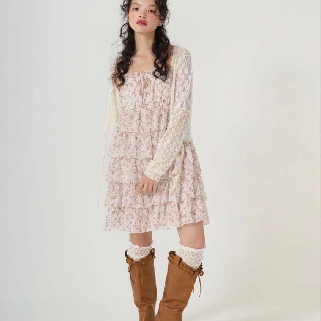 Tinajojun 小花柄フリルキャミワンピースアイボリー　ミニワンピース