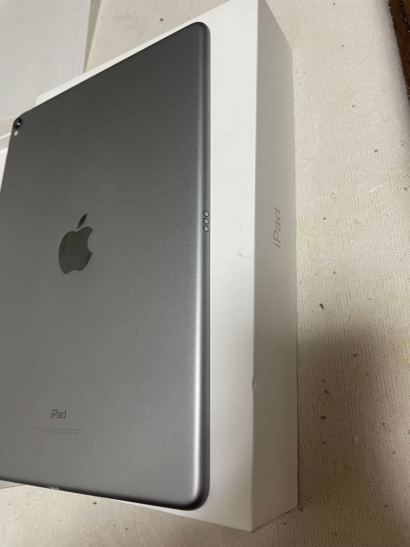 N*s様 Apple iPad Pro 10.5インチ 64GB バッテリー94