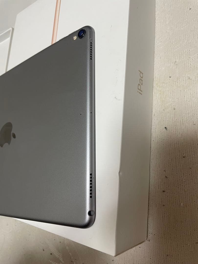 N*s様 Apple iPad Pro 10.5インチ 64GB バッテリー94