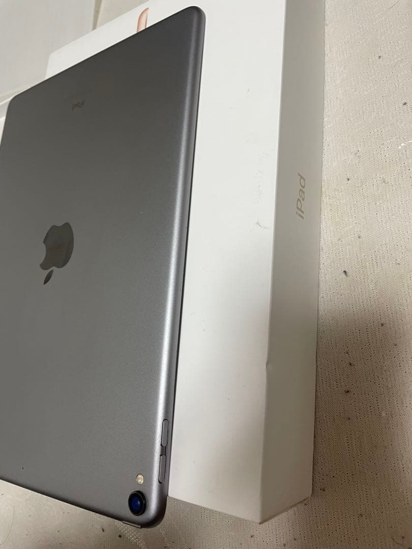 N*s様 Apple iPad Pro 10.5インチ 64GB バッテリー94