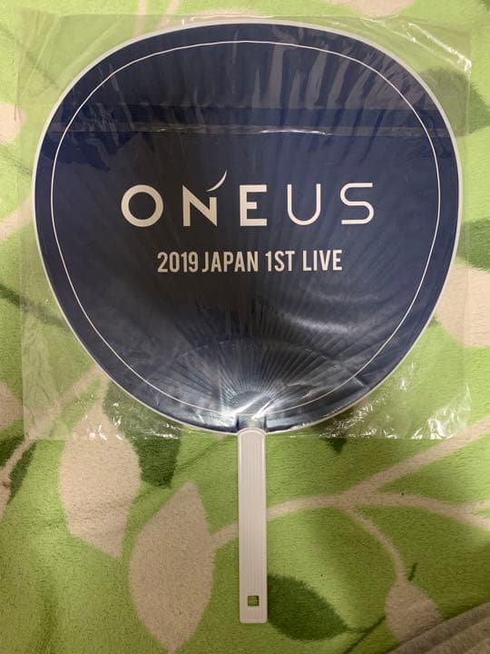 oneus ソホ うちわ