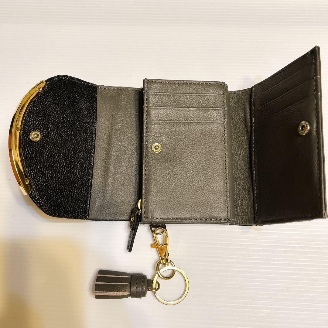 ACCOMMODE アコモデ ハンサムスマイル ハーフムーン 三つ折財布