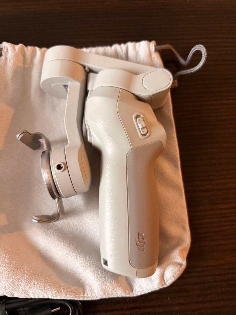 DJI Osmo Mobile SE スマートフォン用ジンバル