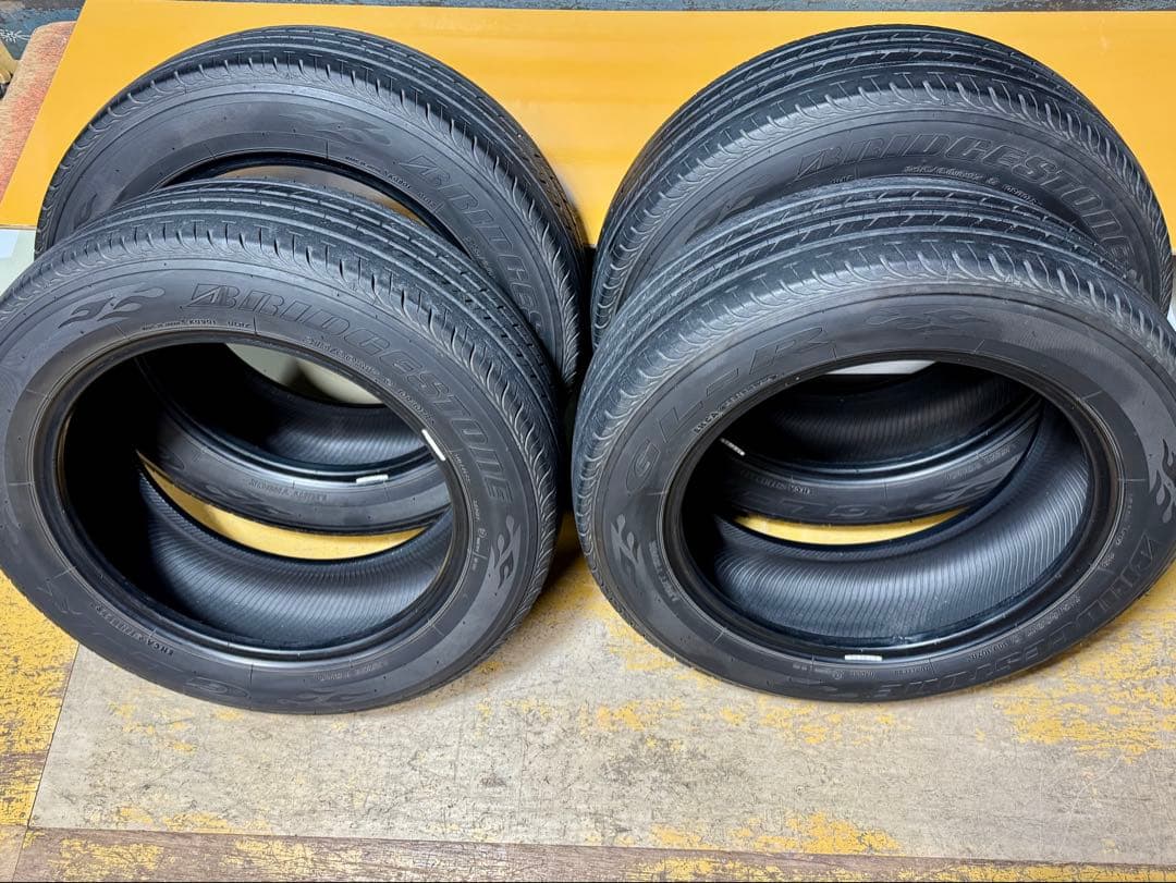 s　 GL-R 215/60R17 4本　ハイエース　キャラバンなど