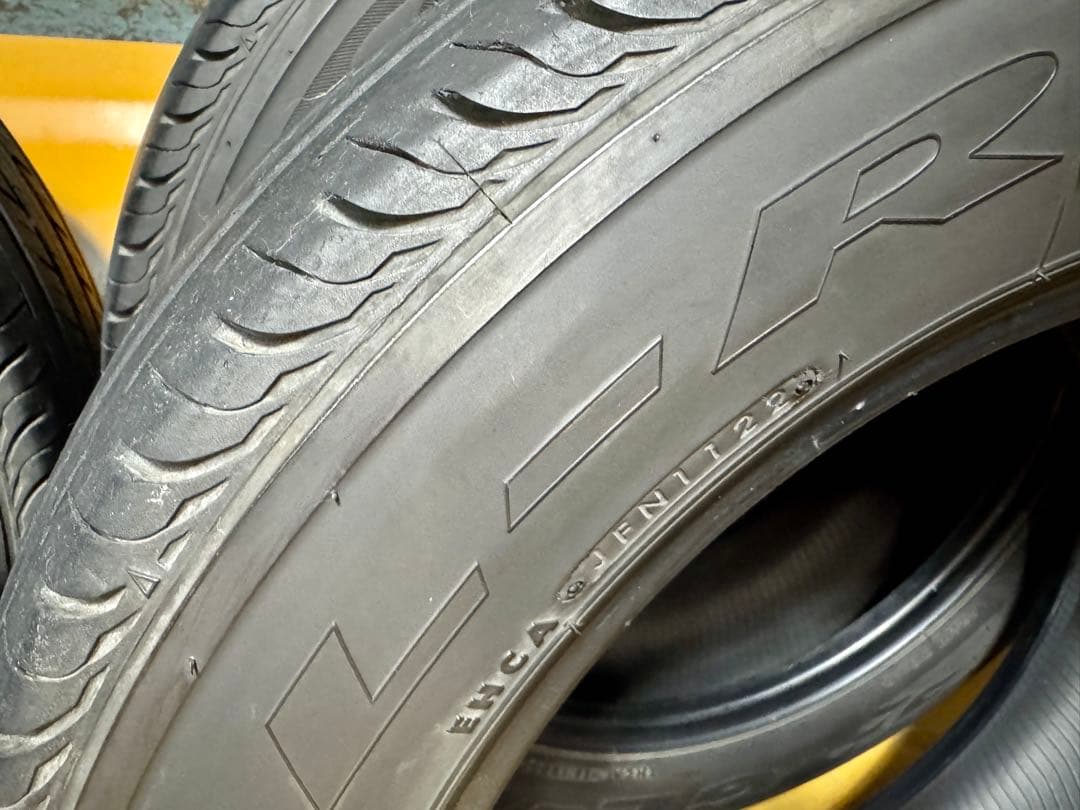 s　 GL-R 215/60R17 4本　ハイエース　キャラバンなど