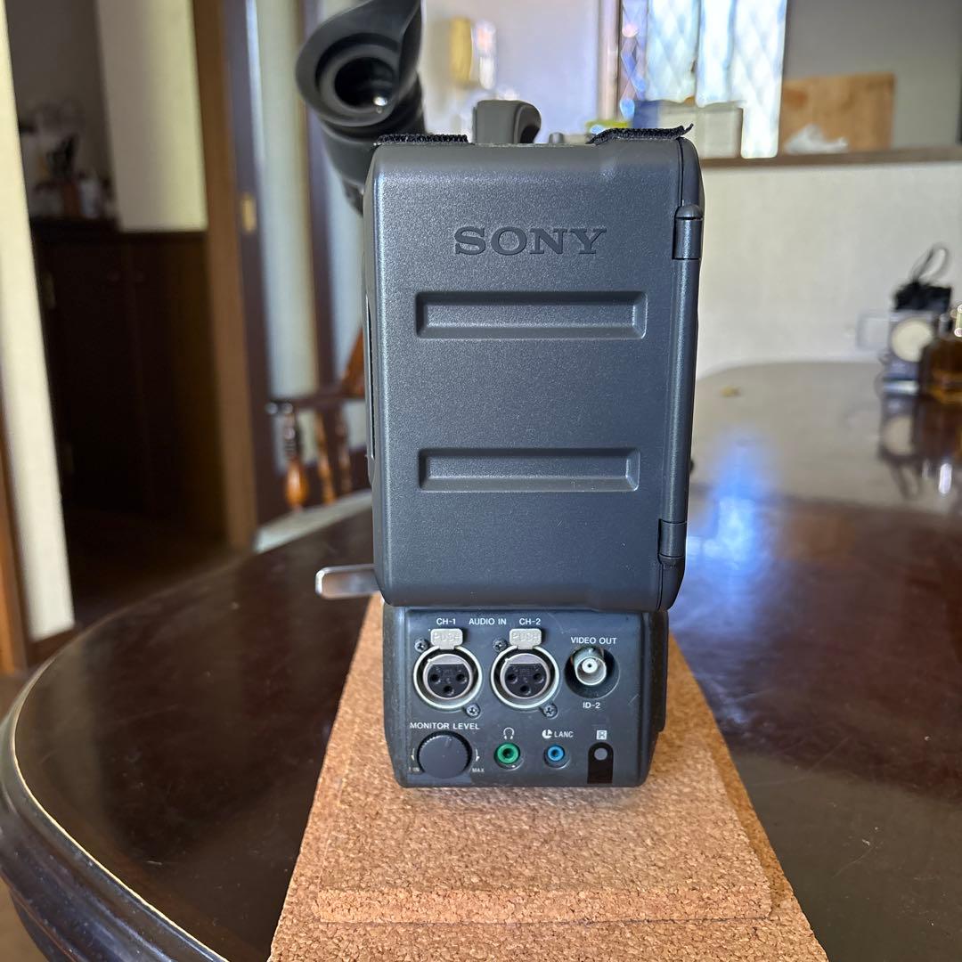 業務用ビデオカメラ　 ３CCD SONY DVCAM DSR-200