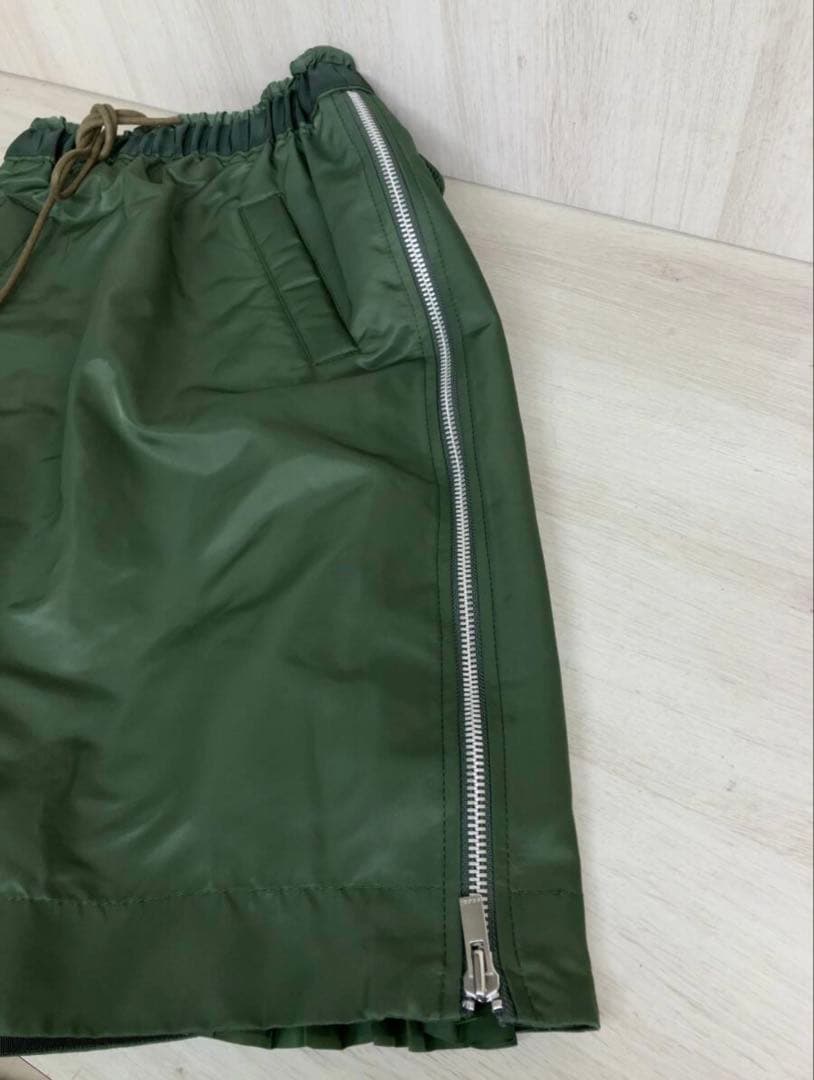 sacai スカート　ナイロン　プリーツ　サカイ　ボトムス