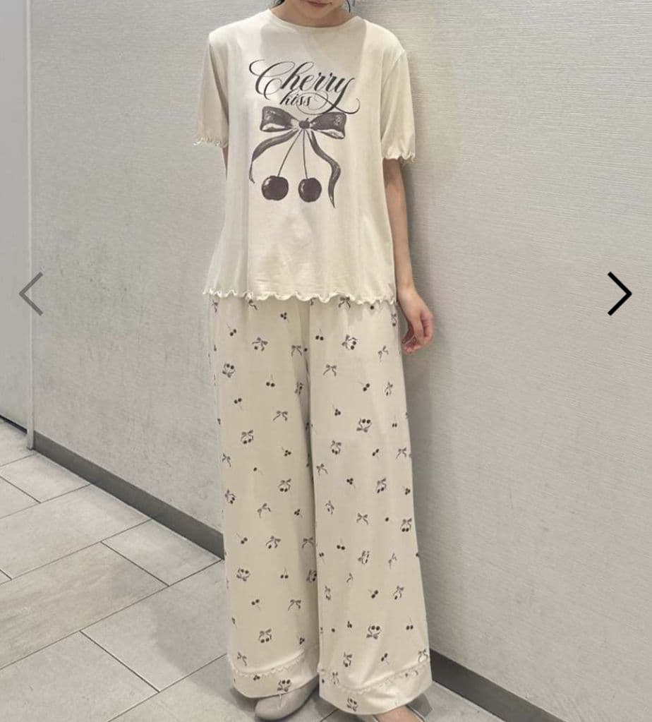 完売品 スナイデルホーム【接触冷感】チェリーＴシャツ&ロングパンツ ベージュ