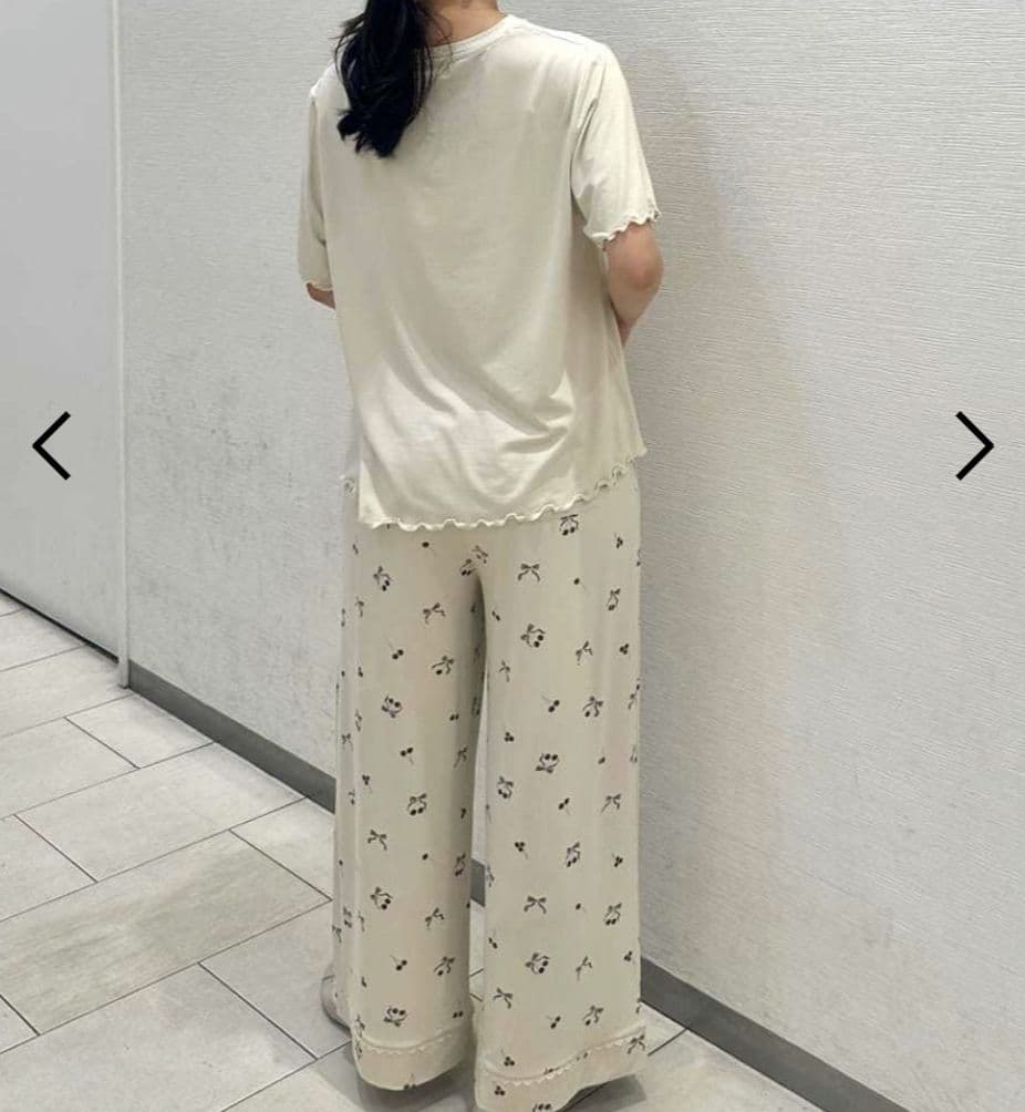 完売品 スナイデルホーム【接触冷感】チェリーＴシャツ&ロングパンツ ベージュ