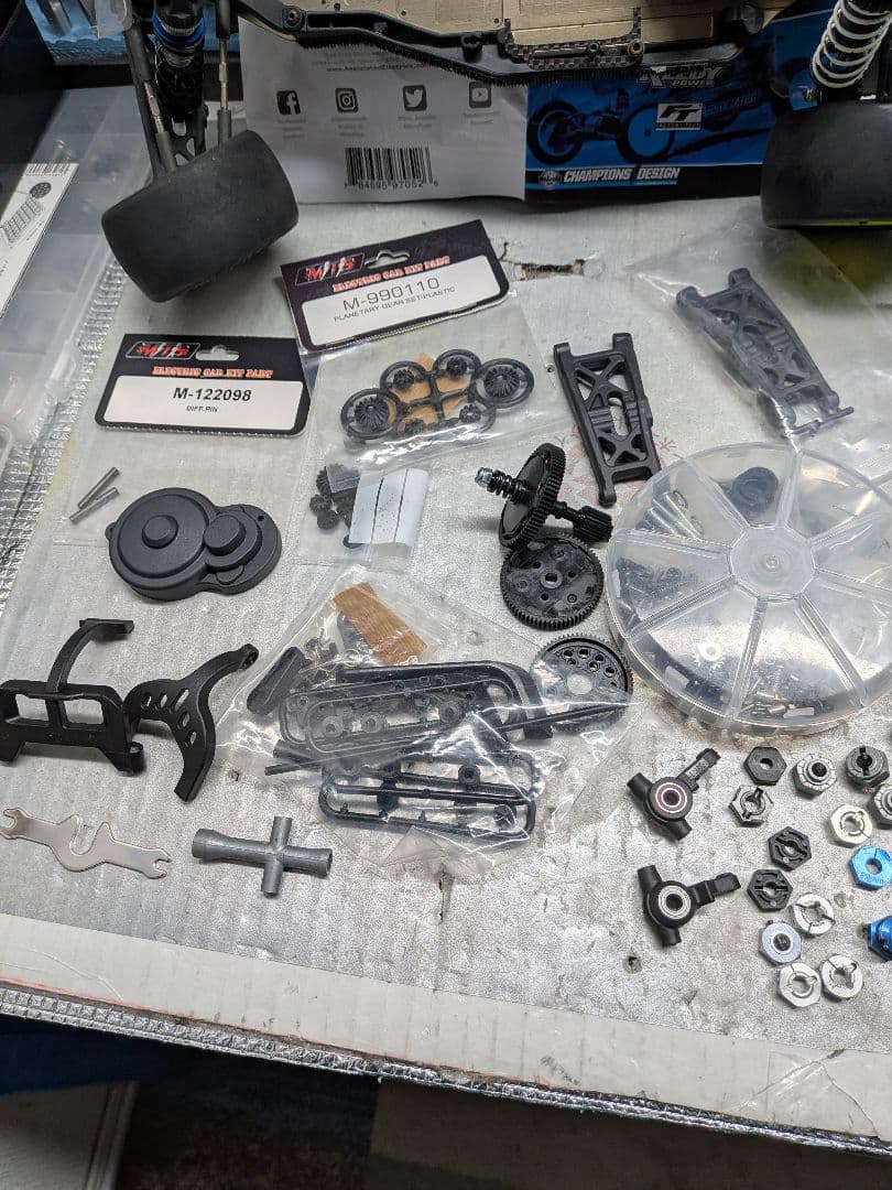 Associated Electrics B6.3 オフロードバギー