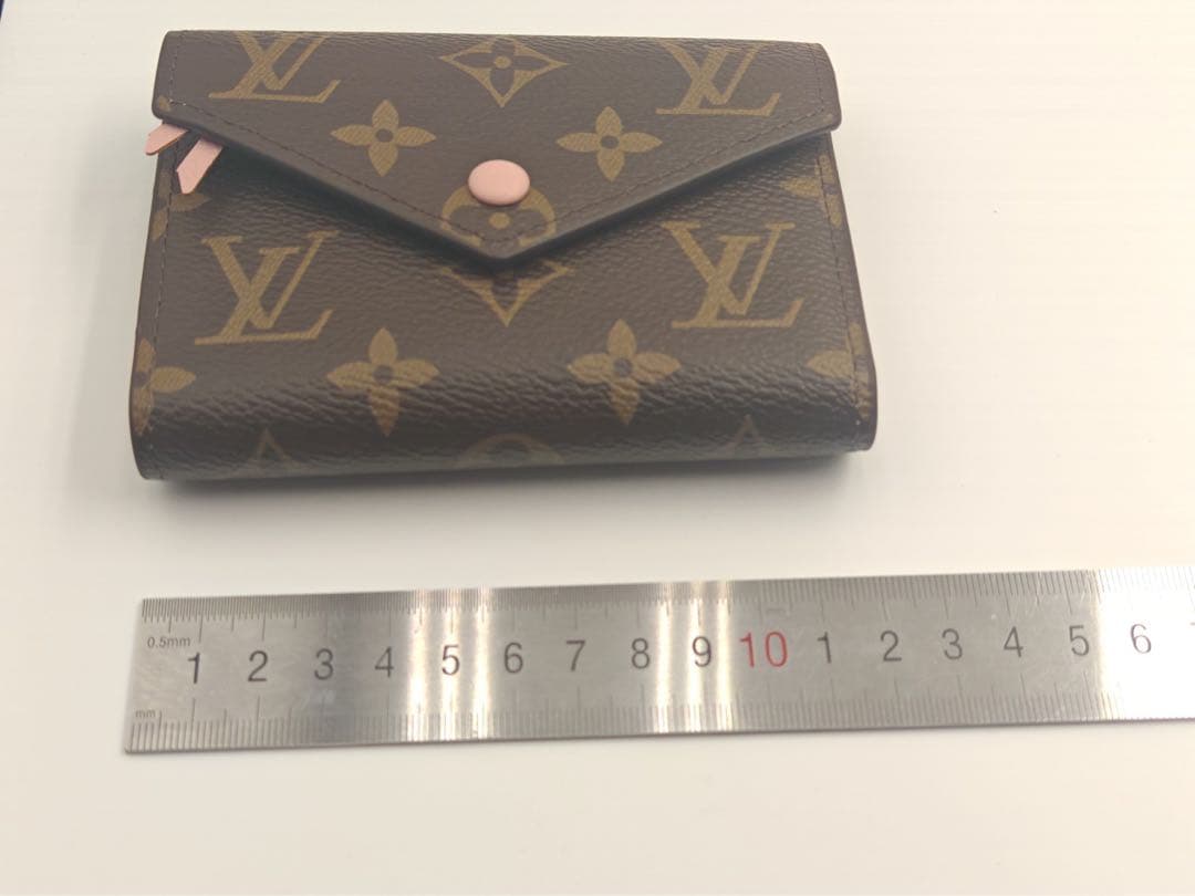 LOUIS VUITTON サラ ウォレット モノグラム 三つ折財布 中古美品