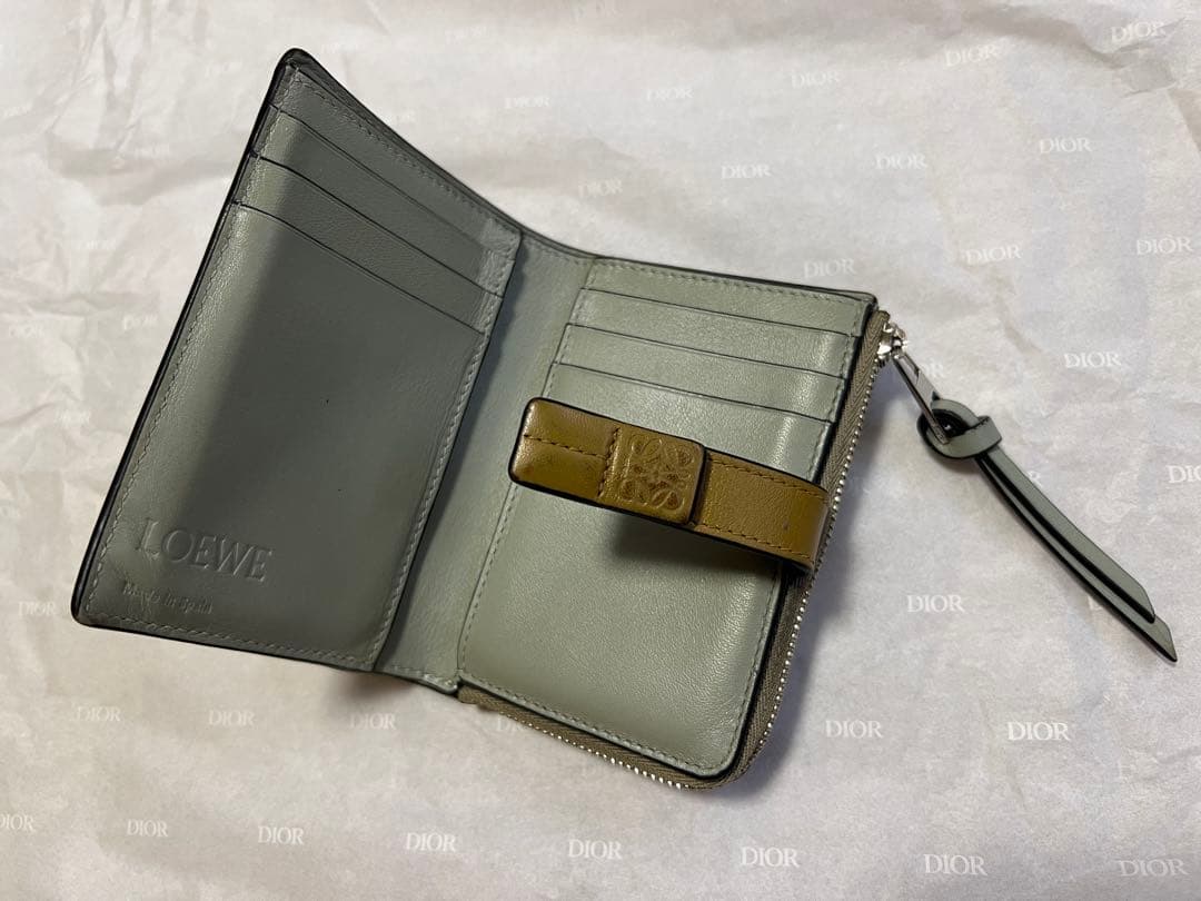 LOEWE スリム ジップ バイフォールド (ソフトグレインカーフ)