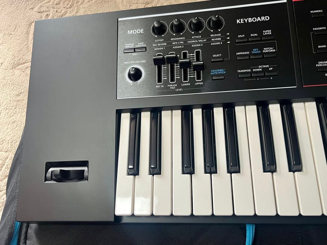 Roland JUNO-DS 61鍵 シンセサイザー ソフトケースつき