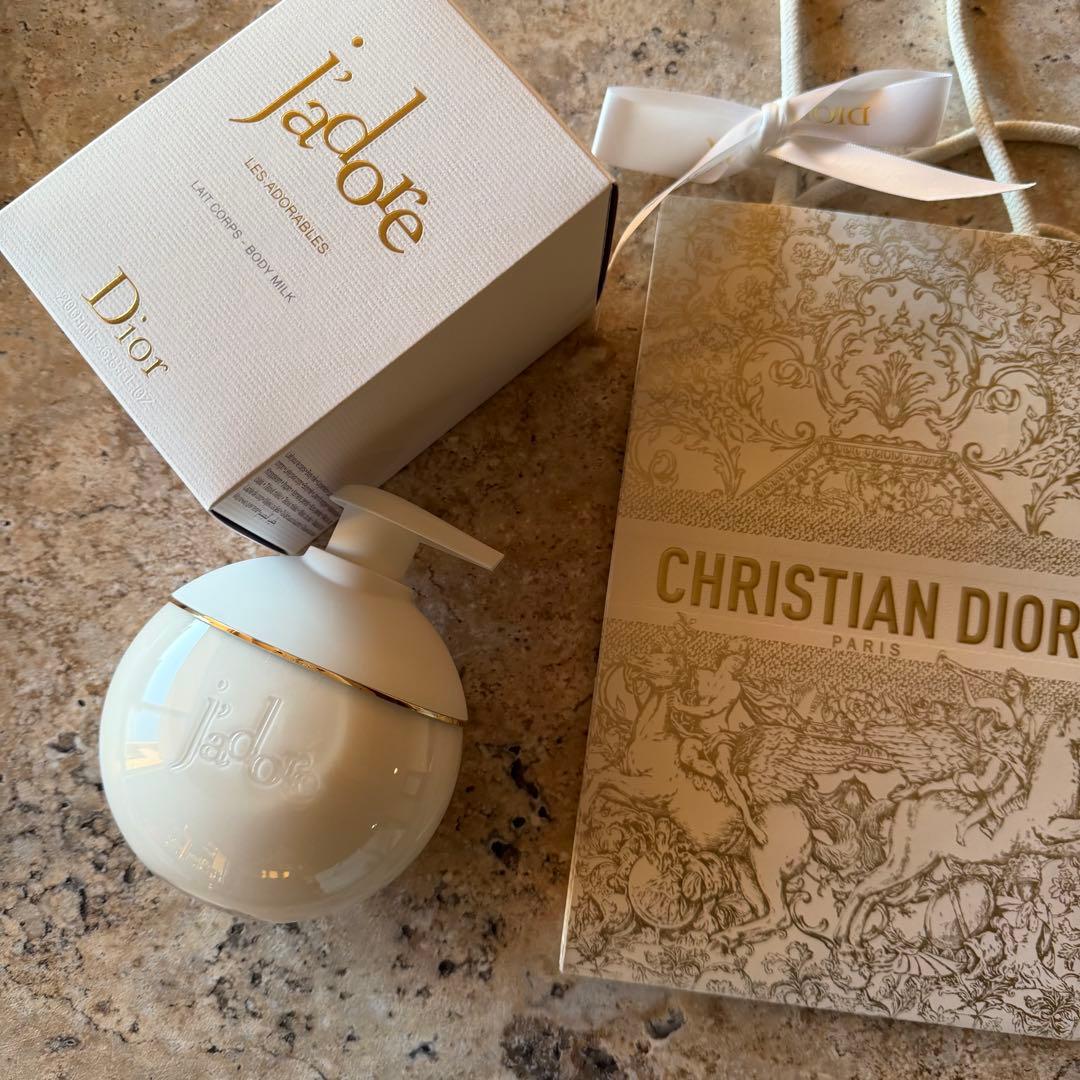 Dior J'adore ボディクリーム ギフトボックス付き