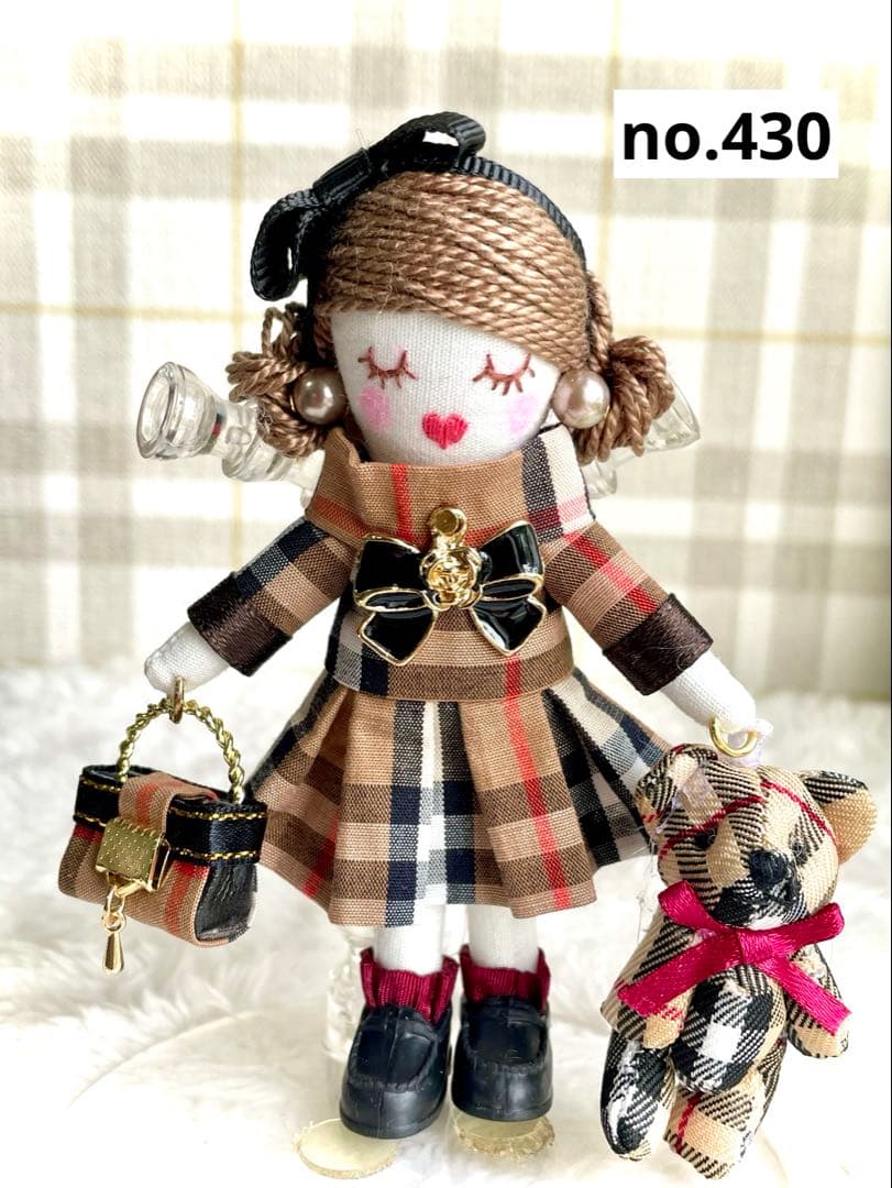 チェック柄プリーツワンピース❤️ミニ熊❤️ハンドメイド♡ドールチャーム