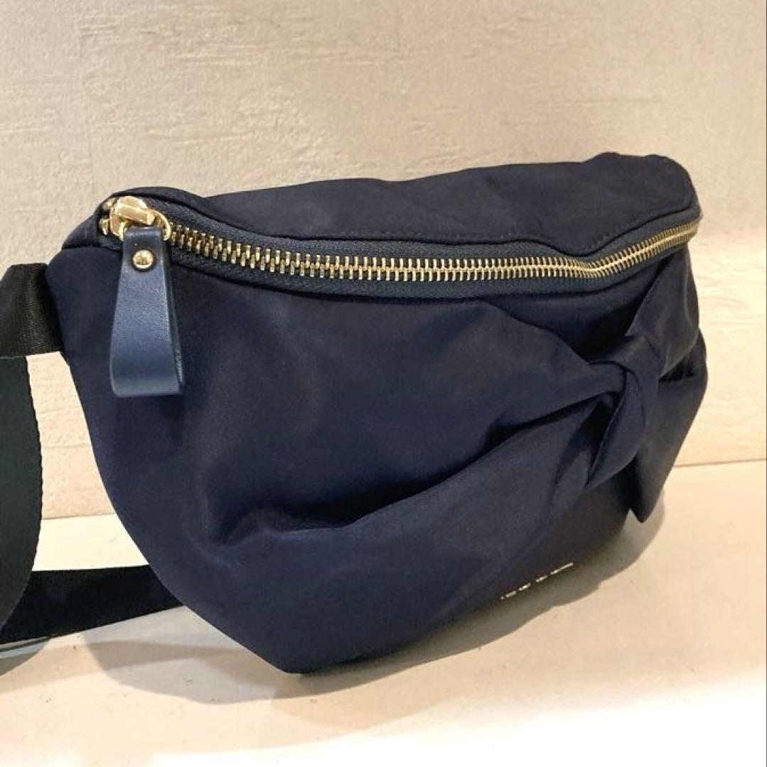 【美品】TOCCA 撥水　RIBBON KNOT BODY BAG ボディバッグ