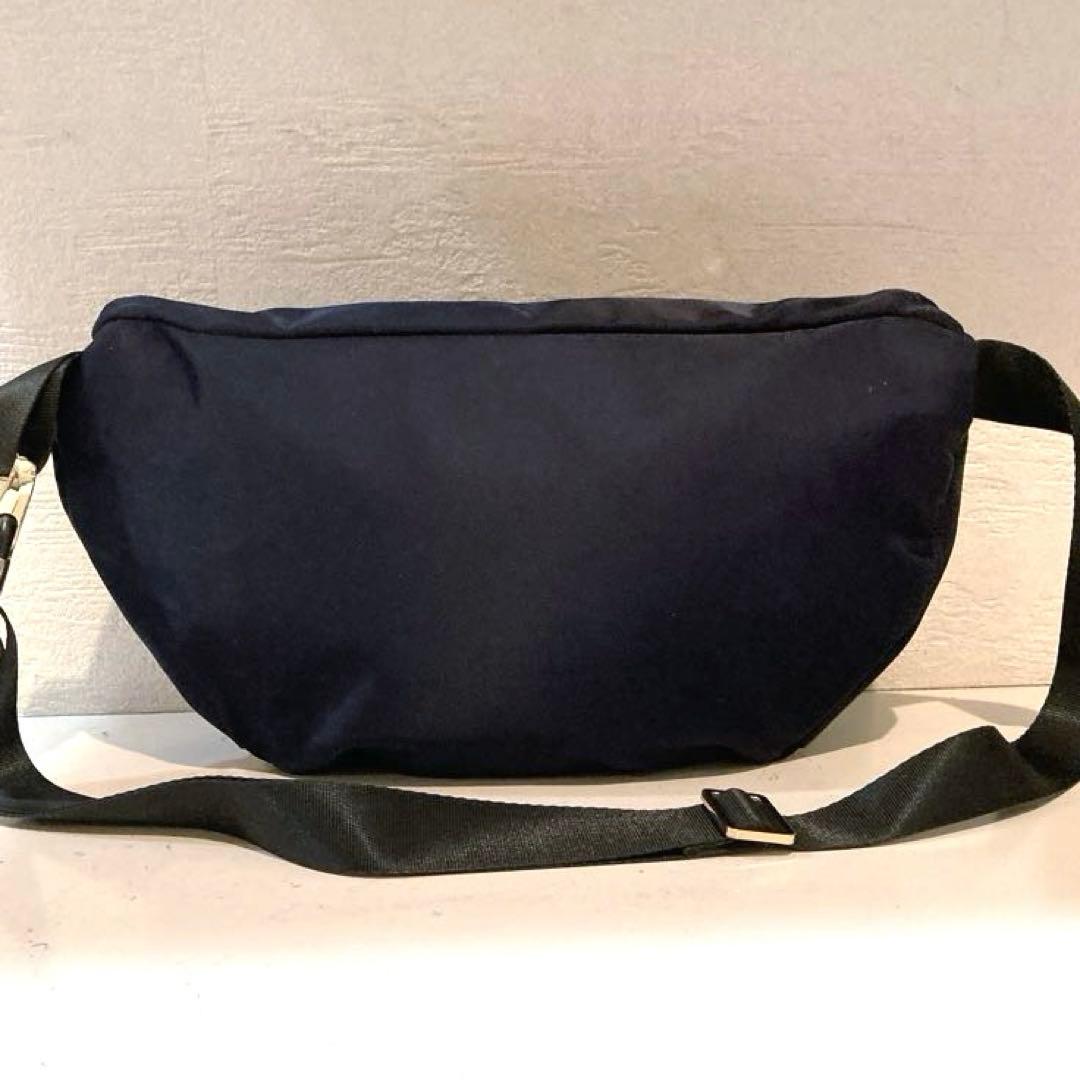 【美品】TOCCA 撥水　RIBBON KNOT BODY BAG ボディバッグ